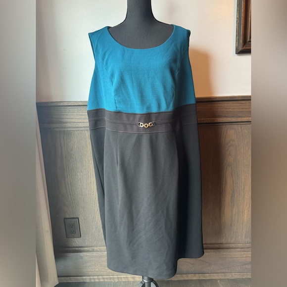 Studio One Teal and Black Ensemble 24W - Picture 2 of 9